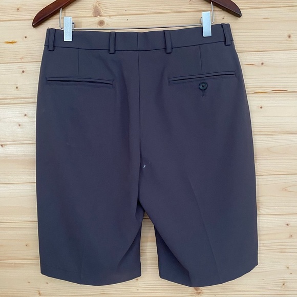 WALTER HAGEN Men’s Size 30 Dark Gray Lightweight Stylish Golf Shorts - Picture 3 of 10